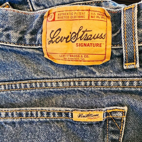 Vintage Levi Strauss Relaxed Fit Tapered Leg Medium Wash Women's Jeans Pants - Picture 5 of 11